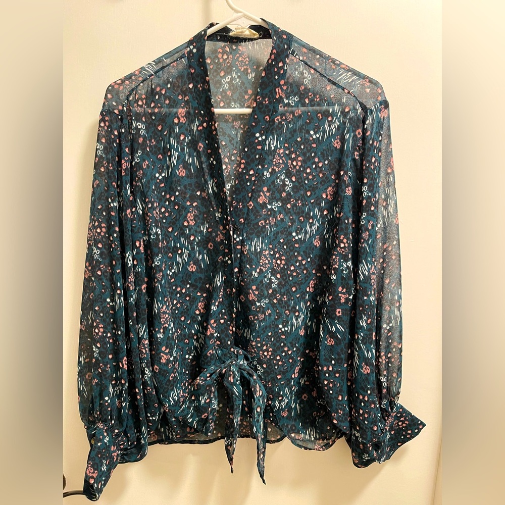 Buckle Sheer front tie blouse.